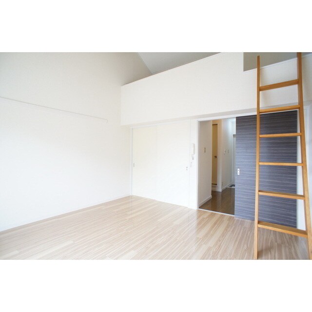 天井が高く室内を広く感じます ツインズ２４