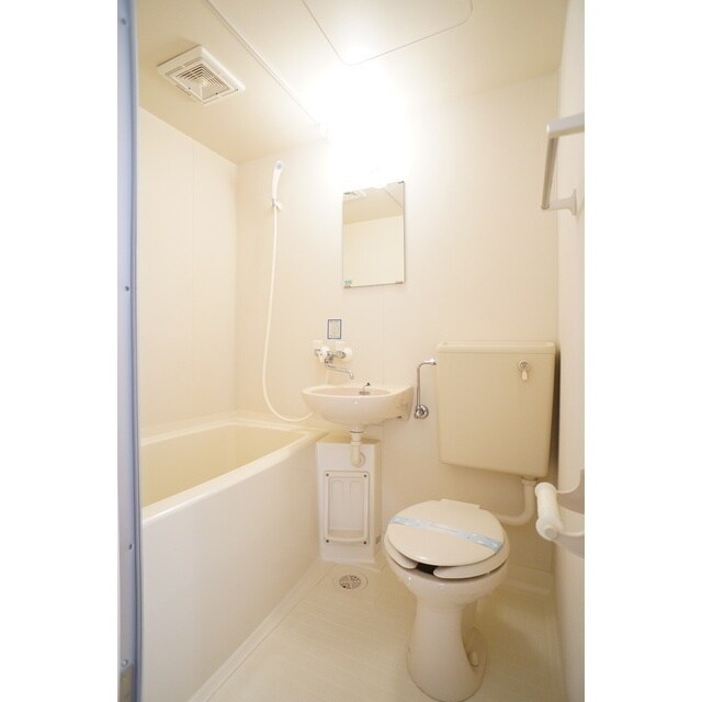 清潔感のあるバスルーム ツインズ２４