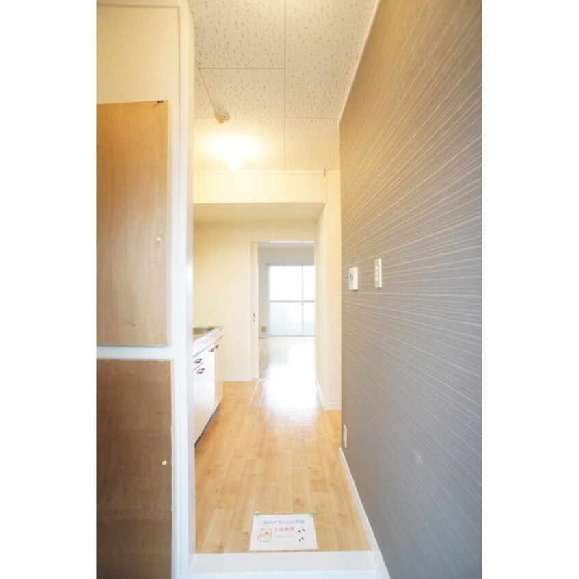 玄関から続くキッチンスペース ツインズ２４