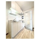 小窓が付いて明るく換気もできま ルミエールＡ棟