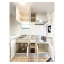 上下にたっぷり収納が付いていま ルミエールＡ棟