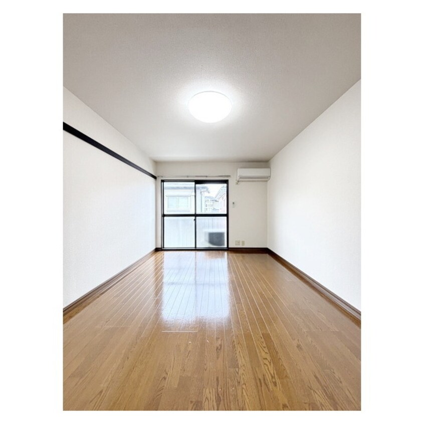 広々８帖のお部屋です☆ ルミエールＡ棟