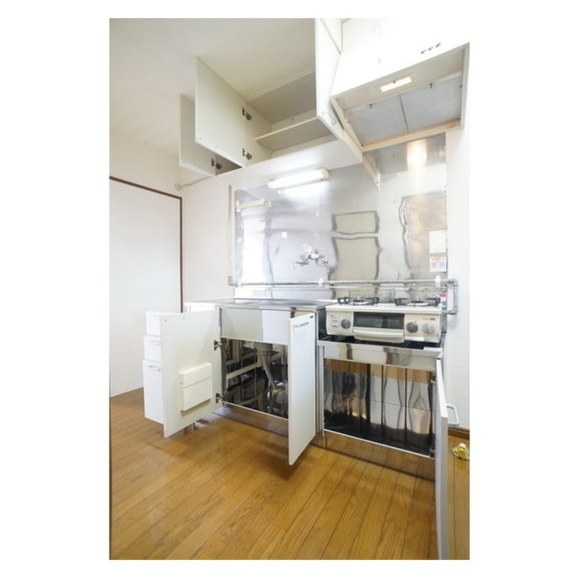 食器や調理器具を効率良く収納で コーポフルサワ