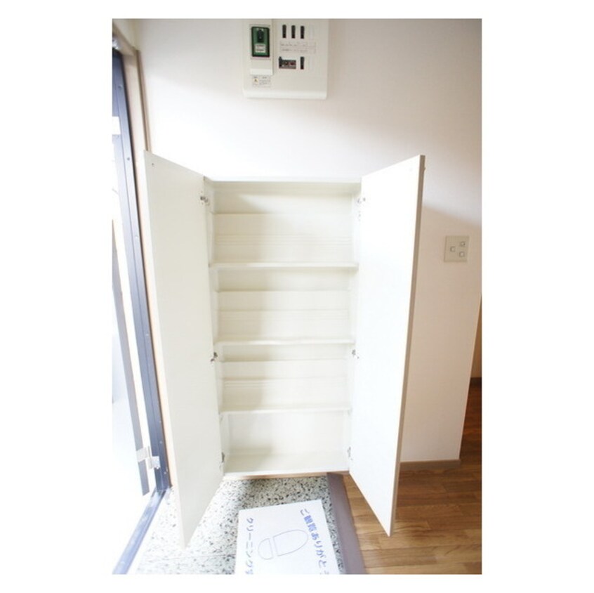 玄関がきれいに片付きますね コーポヤマノベＣ棟