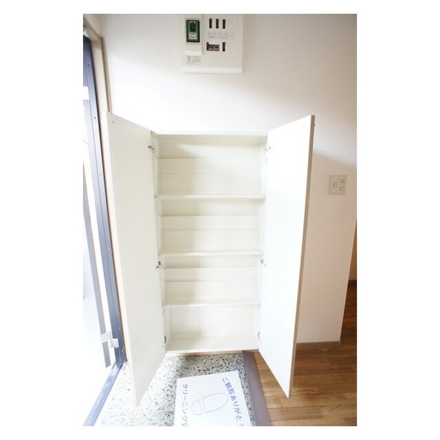 シューズボックス完備の玄関 コーポヤマノベＣ棟