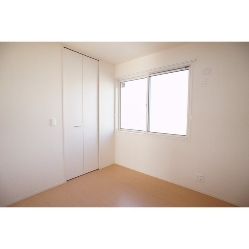 明るい日差しの室内ですね アクアパーム　Ｅ