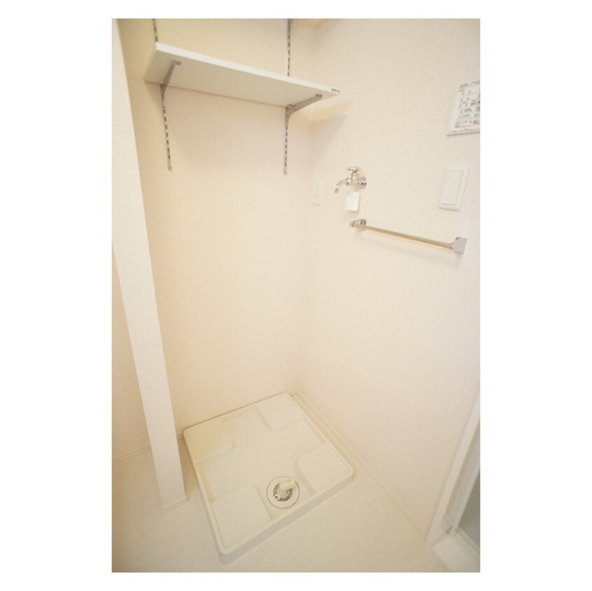 ムダなく配置された洗濯機スペー アクアパーム　Ｅ