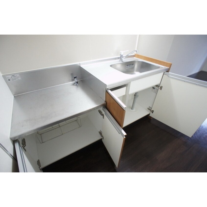 調理器具もしっかり収納 サンライズ金町