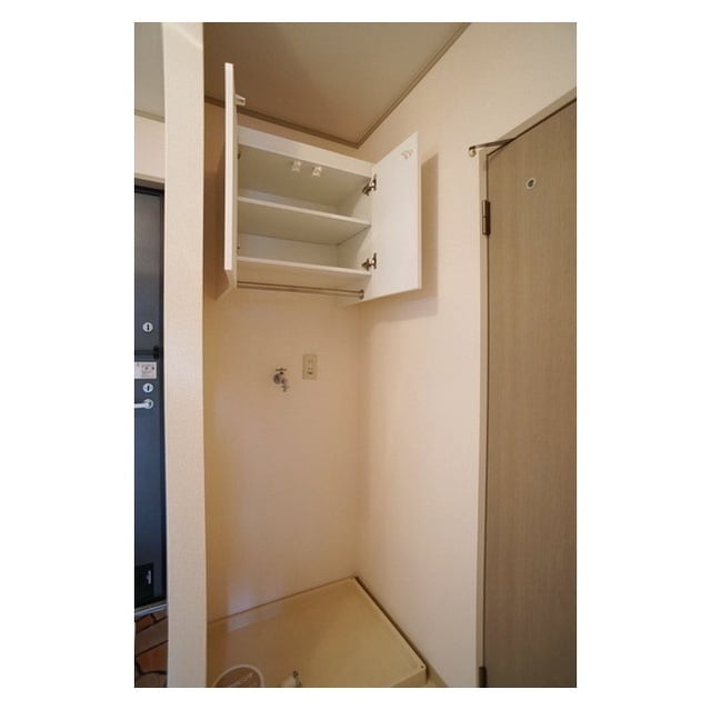 洗濯機置場にも便利な収納棚付き ダイクレールB
