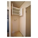 洗濯機置場にも便利な収納棚付き ダイクレールB