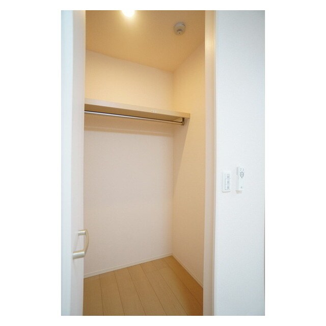 シンプルで使いやすいクローゼッ ダイシエル