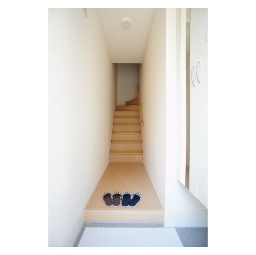 戸建て感覚の玄関ホール カーサＲ・Ｔ　Ｂ