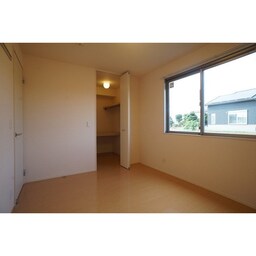 しっかりとした収納を配置