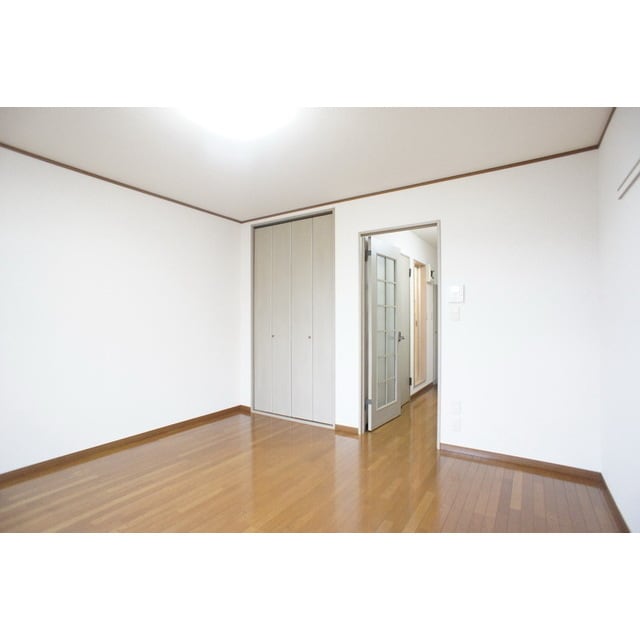 水色のカベがお部屋の優しいアク ボヌール　アイ