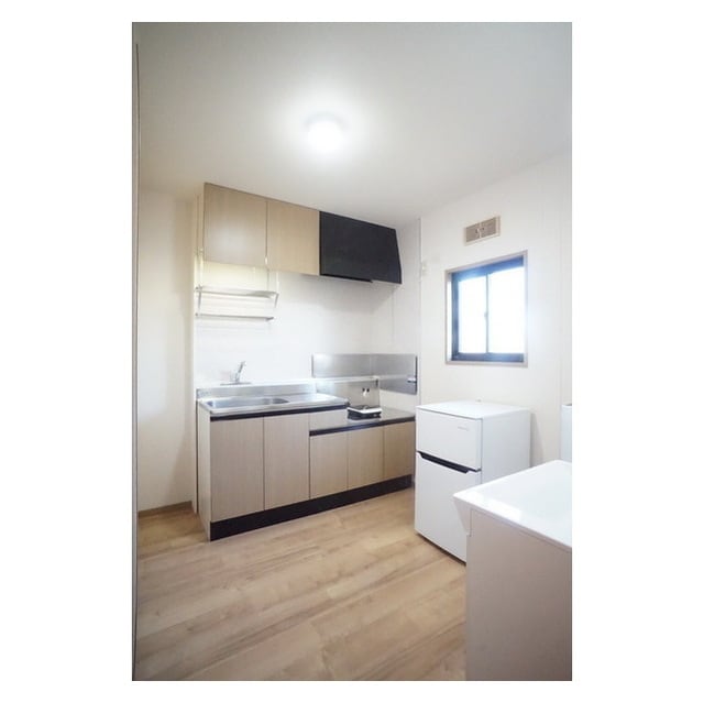 窓があり換気のしやすい空間 袴塚ベータ