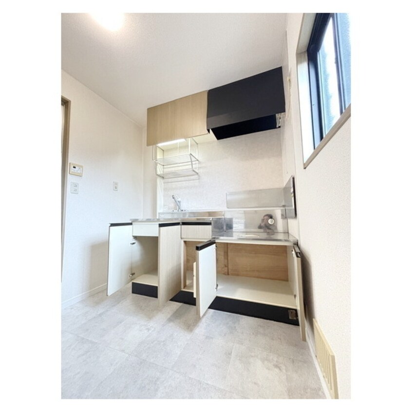 キッチンも収納充実 袴塚ベータ