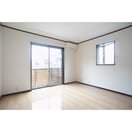 明るい日差しの室内 Wisteria （ｳｨｽﾃﾘｱ）