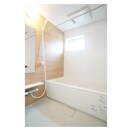 小窓は日中の換気に便利ですね メゾンもみじの郷