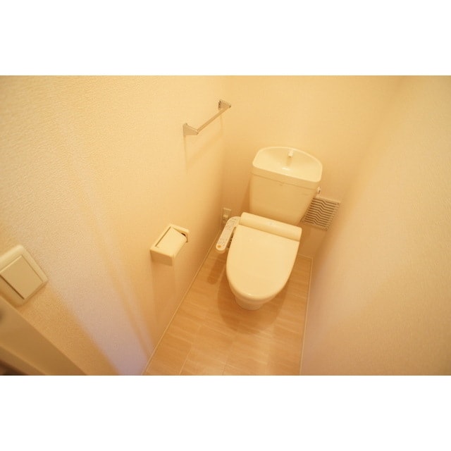 温水洗浄便座で快適ですね セレーノ