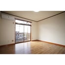 明るい日差しの室内 コーポ金沢Ｂ棟