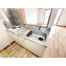 居室が見渡せるキッチン☆ コーポ金沢Ｂ棟