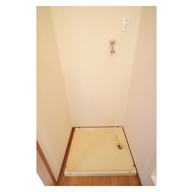 防水板付きの洗濯機置き場になり メルべーユ文京Ｂ棟