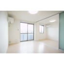 高い天井の室内で随所に気遣いを ピュアステージ