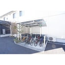 屋根付きの共有駐輪場 ピュアステージ