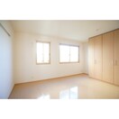 明るい日差しの室内 フェリア姫子