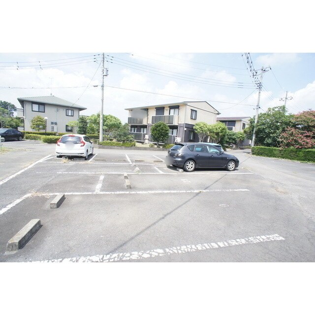 敷地が広くて駐車しやすい駐車場 ユイマール・エフ　Ｆ