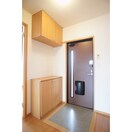 目線が気にならないL字形の玄関 ユイマール・エフ　Ｆ