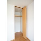 シンプルで使いやすいクローゼッ ユイマール・エフ　Ｆ