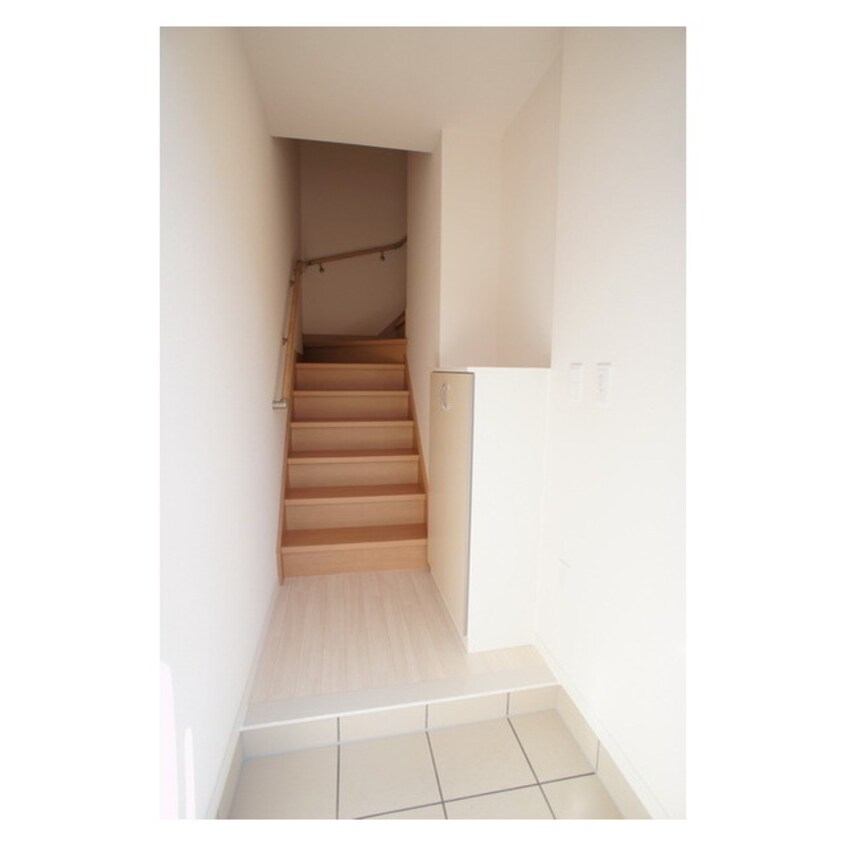 戸建て感覚の玄関スペース Ｔ－Ｆｌａｔ　Ｂ