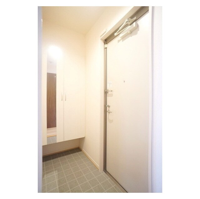 鏡付きのシューズボックス完備の Ｄ－ｒｏｏｍ赤塚　B