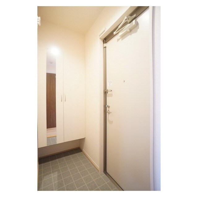 鏡付きのシューズボックス完備の Ｄ－ｒｏｏｍ赤塚　B