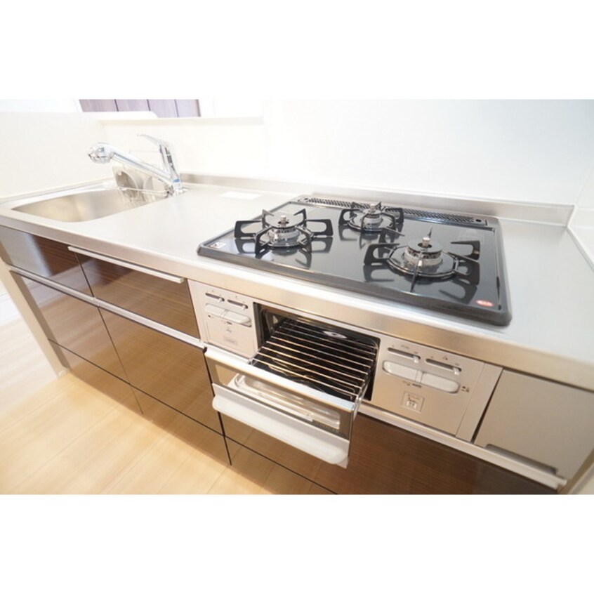 すぐに使えて便利な3口ガスコン Ｄ－ｒｏｏｍ赤塚　B