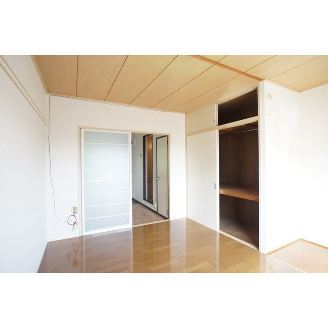 シッカリとした収納を配置 アメニティ１