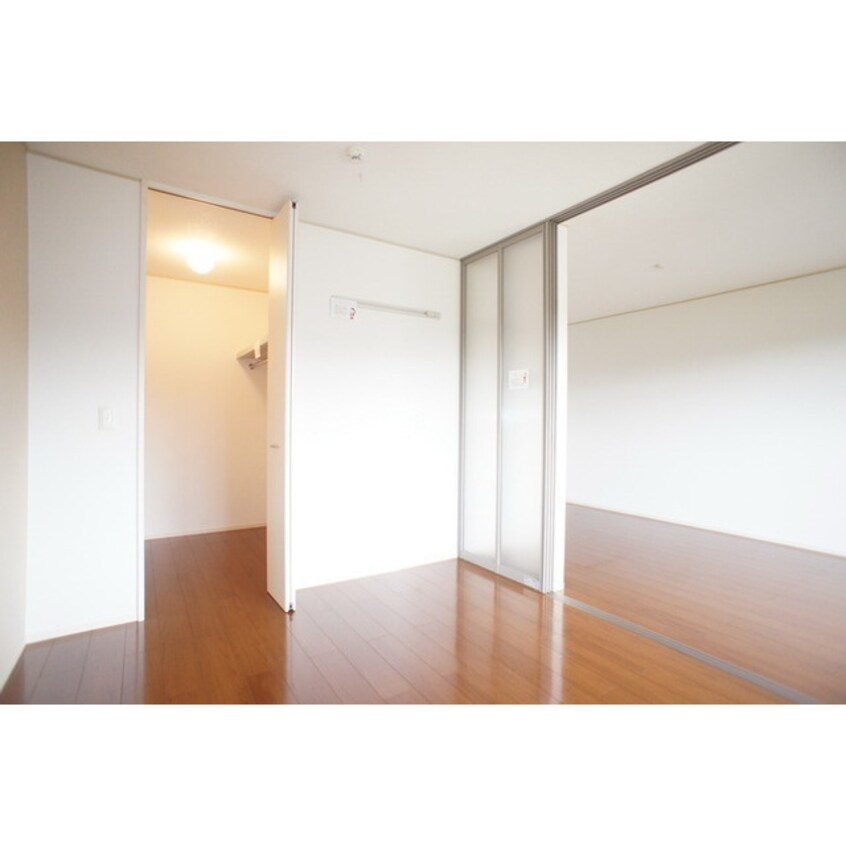 明るい日差しの室内ですね リヴェールＡＯＫＩ