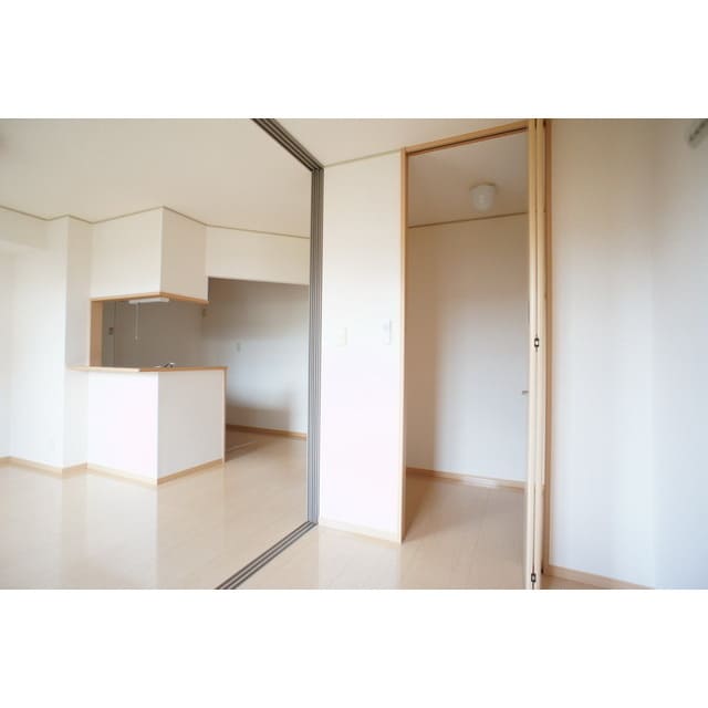 大容量の収納スペースで住空間も ＰＲＩＮＣＥＳＳ　Ⅱ