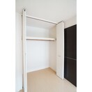 便利な全居室収納スペース付き プレアデス見川　Ｄ