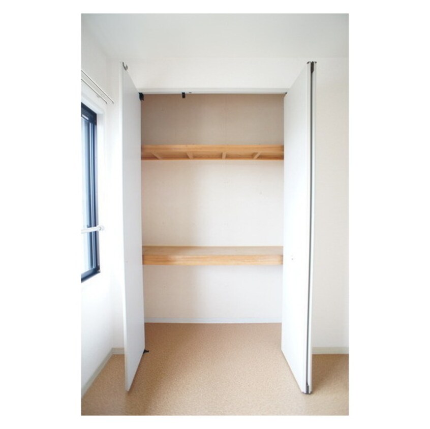 シンプルで使いやすい収納スペー メゾン・シャルムＥ棟