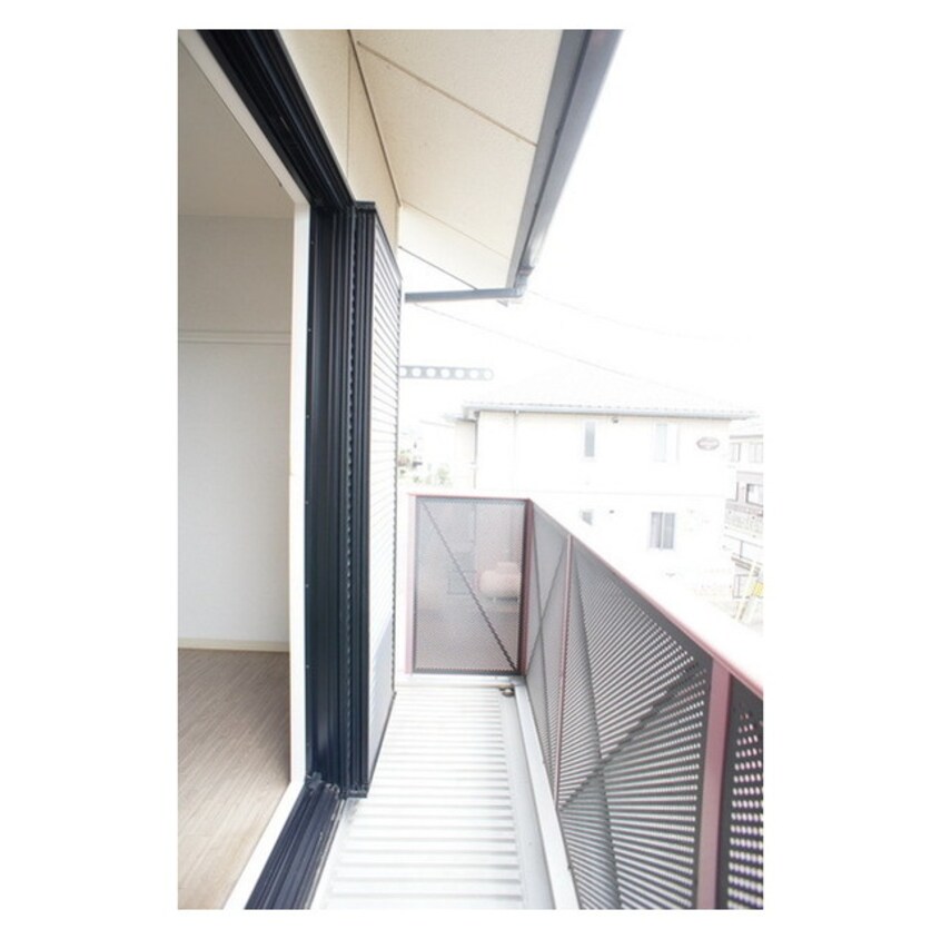 毎日の洗濯物干しにお使いくださ メゾン・シャルムＥ棟