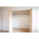 しっかりとした収納力のクローゼ スイート　レイ