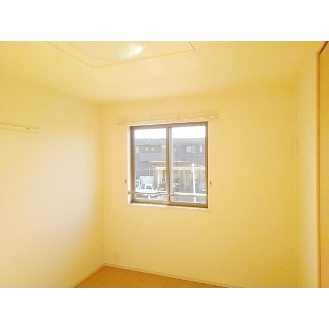 明るい日差しの室内ですね メゾンベルデ　Ｂ