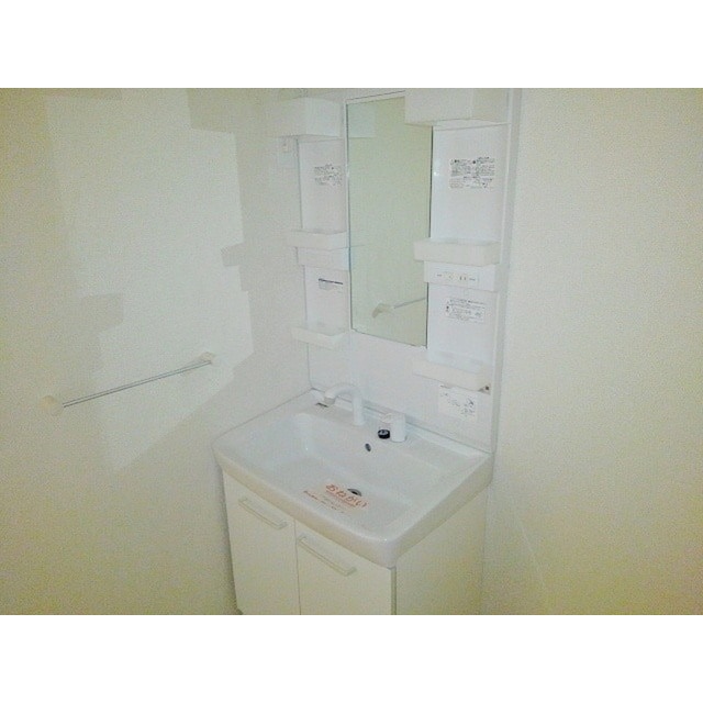 収納力と機能性に優れた洗面化粧 メゾンベルデ　Ｂ