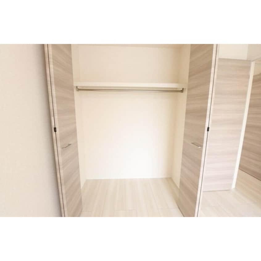 シンプルで使いやすいクローゼッ ヴァレンティーナ　Ｆ