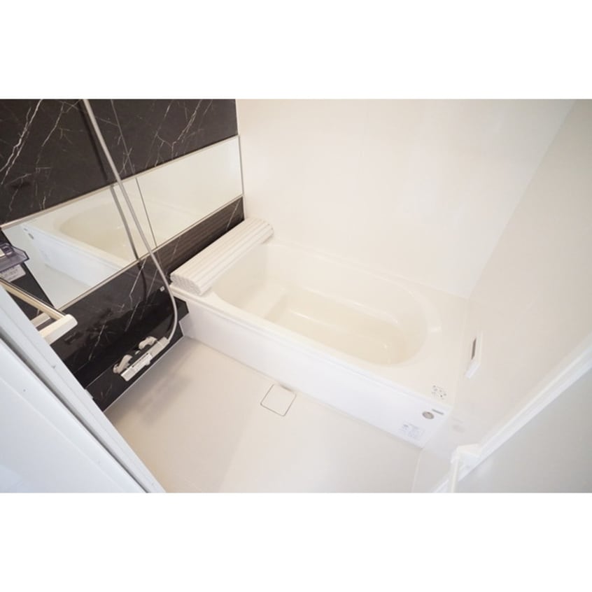 シャンプー棚や鏡も完備 ウエスト・パーク　A