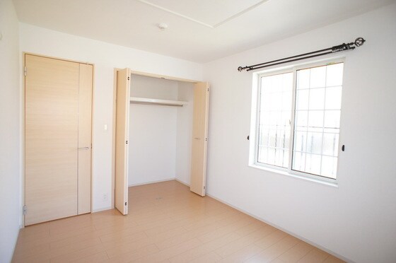 洋室にもクローゼットを配置 ポルトボヌール　Ⅱ