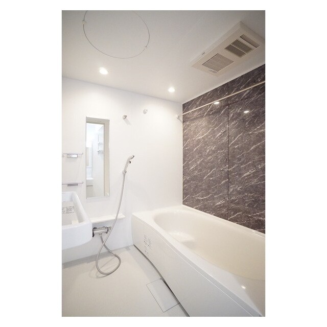 半身浴もゆっくり楽しめる広々浴 グラン　ビレッジ　ウー　Ⅱ