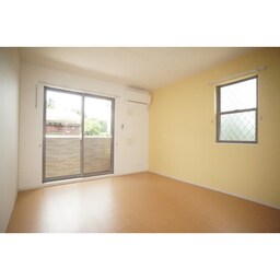 明るい日差しの室内